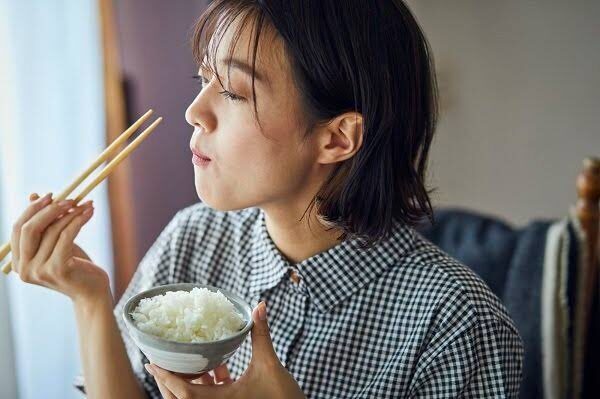 なぜ猫背改善には栄養も必要なのか？